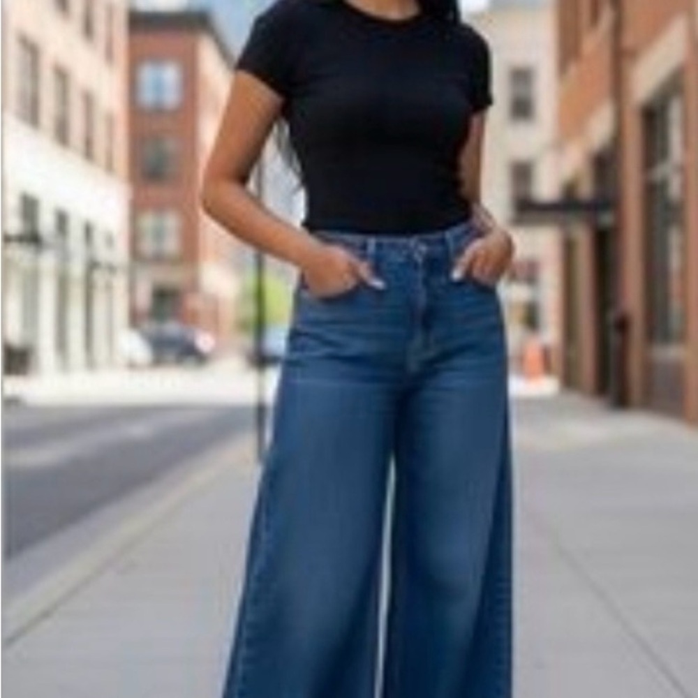 BCBGeneration Dark Blue High Rise Wide Leg Jeans excellent condition